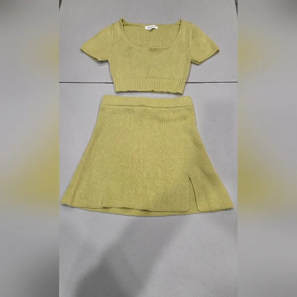 EUC Mable Ribbed Knit Cropped Top and Mini Skirt 2 Piece Set Asst Sizes - Picture 1 of 9